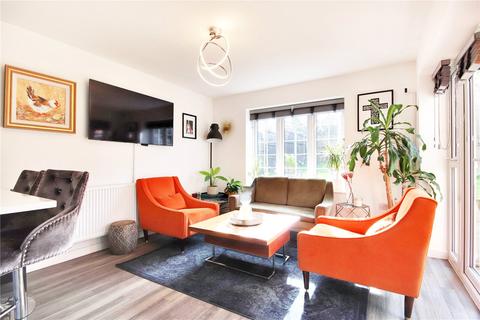 16 Hill Close, Edenbridge, TN8 6EF