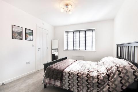 16 Hill Close, Edenbridge, TN8 6EF