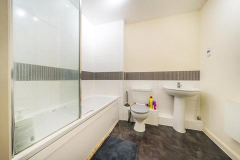 2 bedroom apartment to rent, Woodford Way,  Witney,  OX28