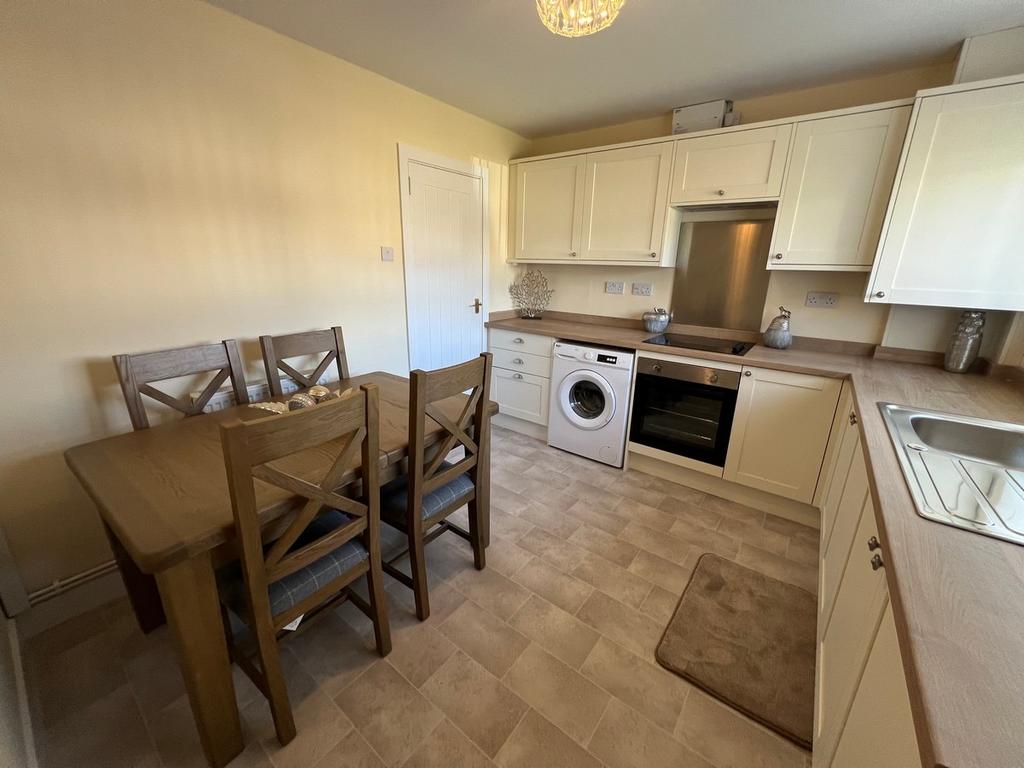 Maes Y Bryn Tonyrefail Tonyrefail 2 bed semidetached bungalow for