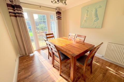 4 bedroom detached house for sale, Pamplyn Close, Lymington, Hampshire. SO41 9LD