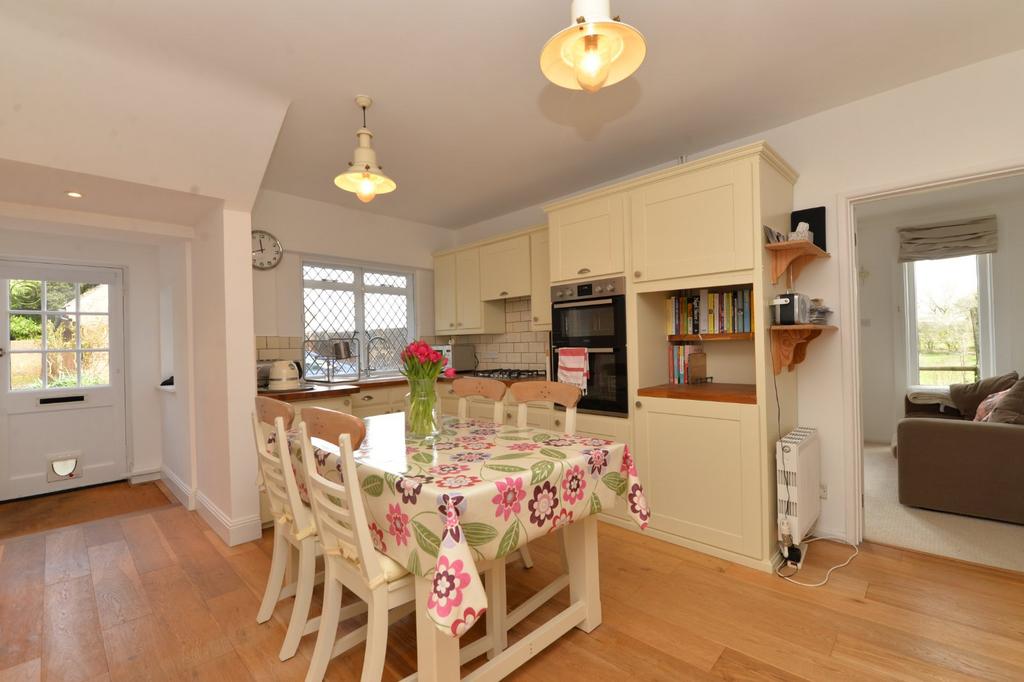 Ossemsley, Christchurch, Hampshire, BH23 4 bed house for sale £699,950