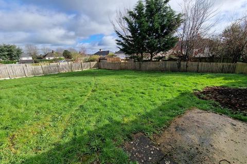 11 Langmead Road, Crewkerne, TA18 8DY