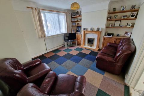 11 Langmead Road, Crewkerne, TA18 8DY