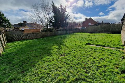 11 Langmead Road, Crewkerne, TA18 8DY