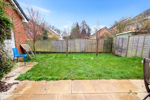 3 bedroom detached house for sale - Twin Oaks Close, Broadstone, Dorset, BH18