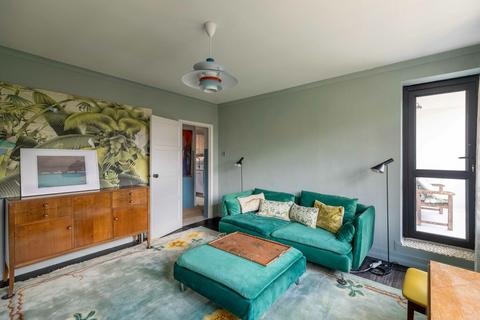 2 bedroom flat to rent - Marryat Court, Hammersmith, W6