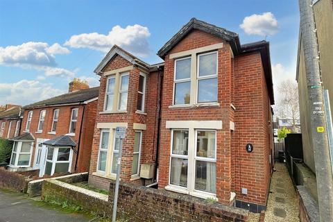 16 Ashley Road, Salisbury, SP2 7BZ