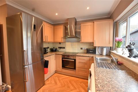 9 Great Meadow, Shaw, Oldham, OL2 7PU