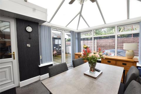 9 Great Meadow, Shaw, Oldham, OL2 7PU