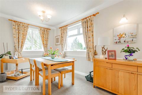 318 Den Lane, Springhead, Oldham, OL4 4RE