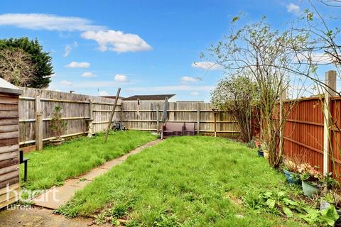 3 bedroom semi-detached house for sale - Dallow Road, Luton