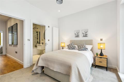 3 bedroom apartment for sale, Garratt Lane, SW17