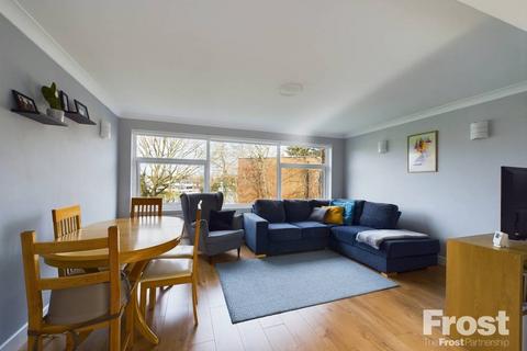 12, Penton Court Jamnagar Close, Staines, TW18 2JU