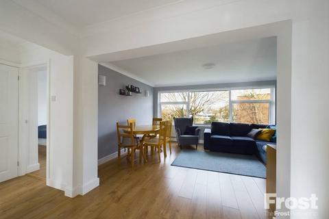 12, Penton Court Jamnagar Close, Staines, TW18 2JU