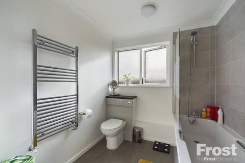 12, Penton Court Jamnagar Close, Staines, TW18 2JU