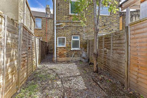 1 bedroom ground floor flat for sale, Walpole Road, London