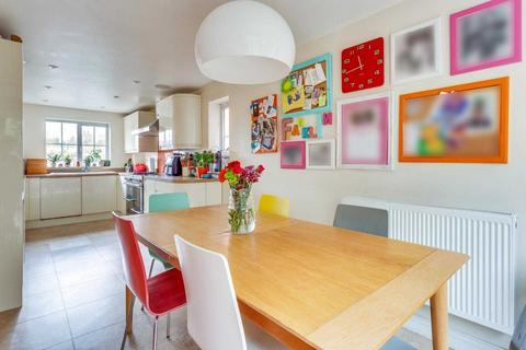 26 Tymawr, Caversham, Reading, RG4 7XR