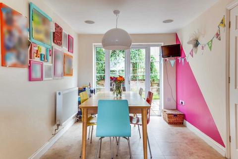26 Tymawr, Caversham, Reading, RG4 7XR