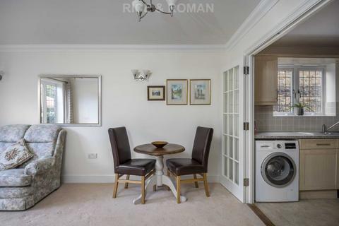 2 bedroom retirement property for sale, Epsom Road, Leatherhead KT22