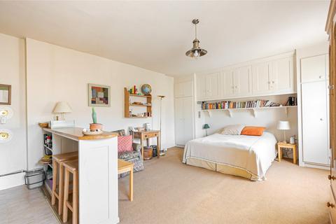 Studio to rent - Cambridge Street, London, SW1V