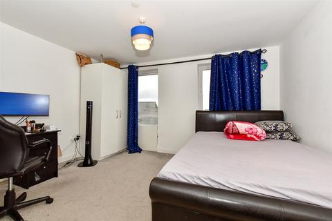 42 Burroughs Drive, Dartford, DA1 5TX