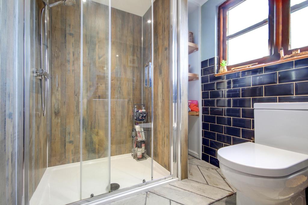 Bedroom 1 - Ensuite