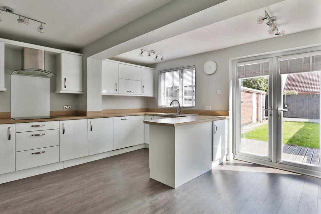 Inmans Road, Hedon, Hull, HU12 8NQ 3 bed detached house for sale £220,000