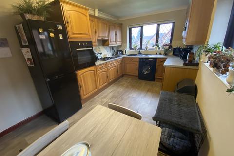 3 bedroom detached bungalow for sale, Clos Ceri, Clydach, Swansea, City And County of Swansea.