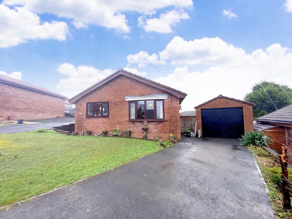 Clos Ceri, Clydach, Swansea, City And... 3 bed detached bungalow for