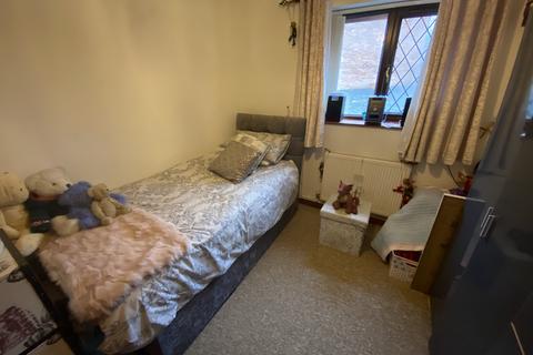 12 Clos Ceri, Clydach, Swansea, SA6 5NP
