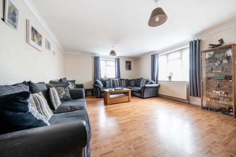 4 bedroom end of terrace house for sale, Crossways, Woodley, Reading