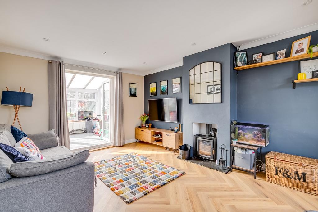 Hawbush Rise, Welwyn, Hertfordshire, AL6 3 bed terraced house for sale