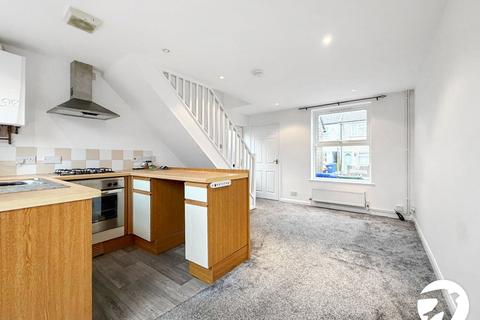 1 bedroom semi-detached house to rent, Shortlands Road, Sittingbourne, Kent, ME10