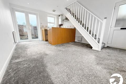 1 bedroom semi-detached house to rent, Shortlands Road, Sittingbourne, Kent, ME10