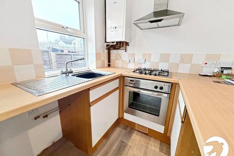 1 bedroom semi-detached house to rent, Shortlands Road, Sittingbourne, Kent, ME10