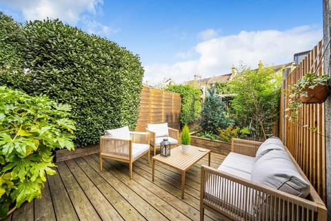 8 Pattenden Road, London, SE6 4NQ