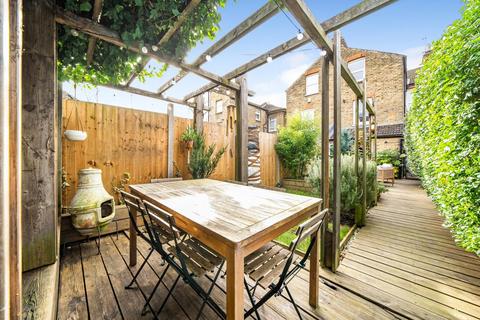 8 Pattenden Road, London, SE6 4NQ