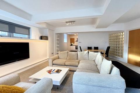 3 bedroom apartment to rent, Breadalbane Street, Edinburgh, Midlothian