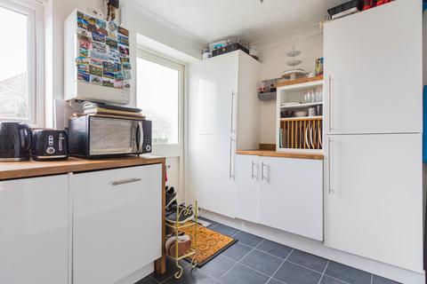 103 Ebbw Vale Road, Irthlingborough, Wellingborough, NN9 5YB