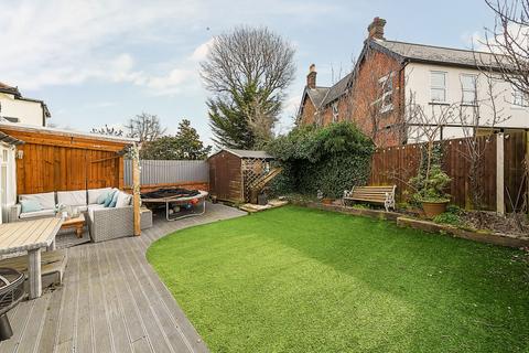 7 Park Hill Close, Carshalton, SM5 3QW