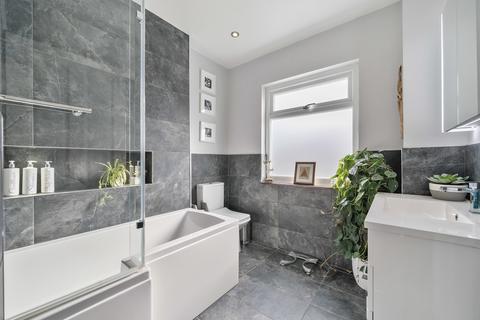7 Park Hill Close, Carshalton, SM5 3QW