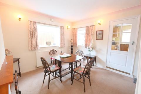 2 bedroom end of terrace house for sale - Beech Road, Orpington