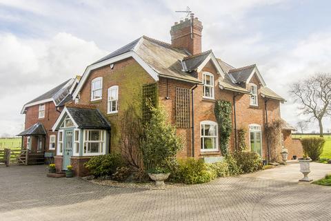 6 bedroom manor house for sale - Welford Road, Arnesby