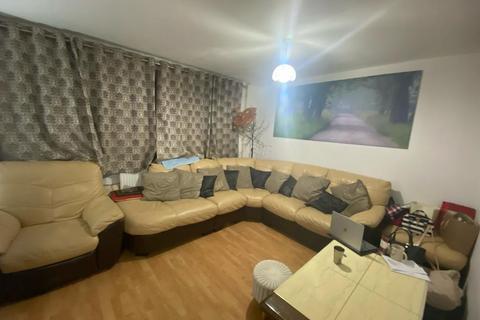 127 Balmoral Drive, Hayes, UB4 0DQ