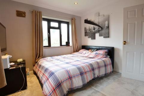 16 Kings Orchard, London, SE9 5TJ