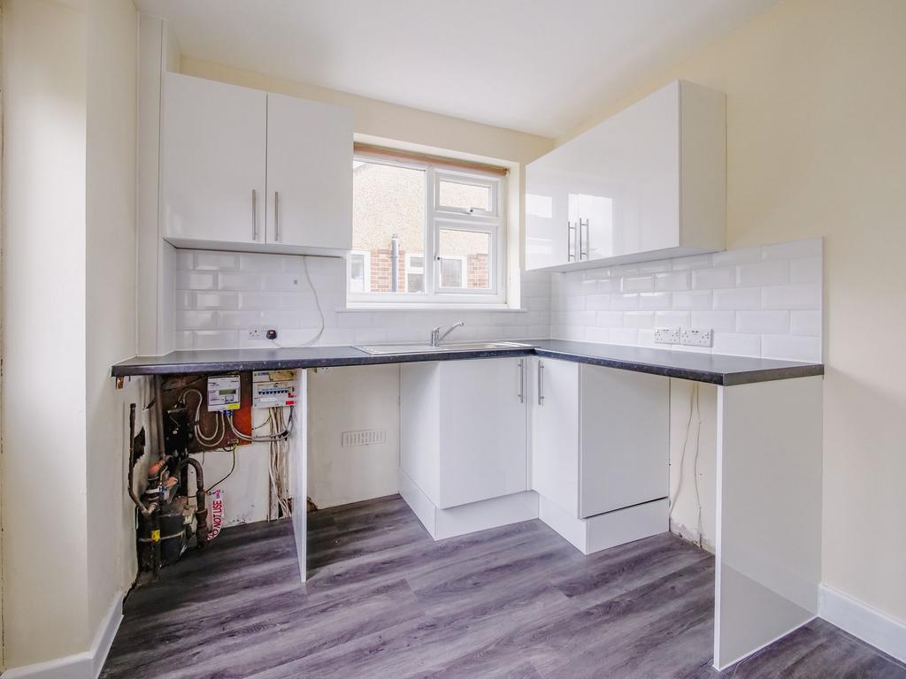 Cumberland Avenue, Benfleet SS7 2 bed semidetached bungalow £300,000