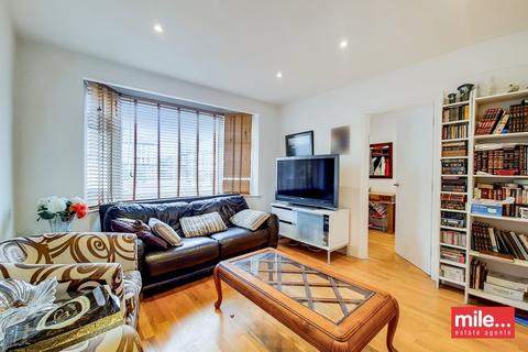 4 bedroom semi-detached house to rent, Holders Hill Road, London