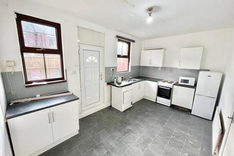 3 bedroom terraced house to rent, Davy Street, County Durham DL17