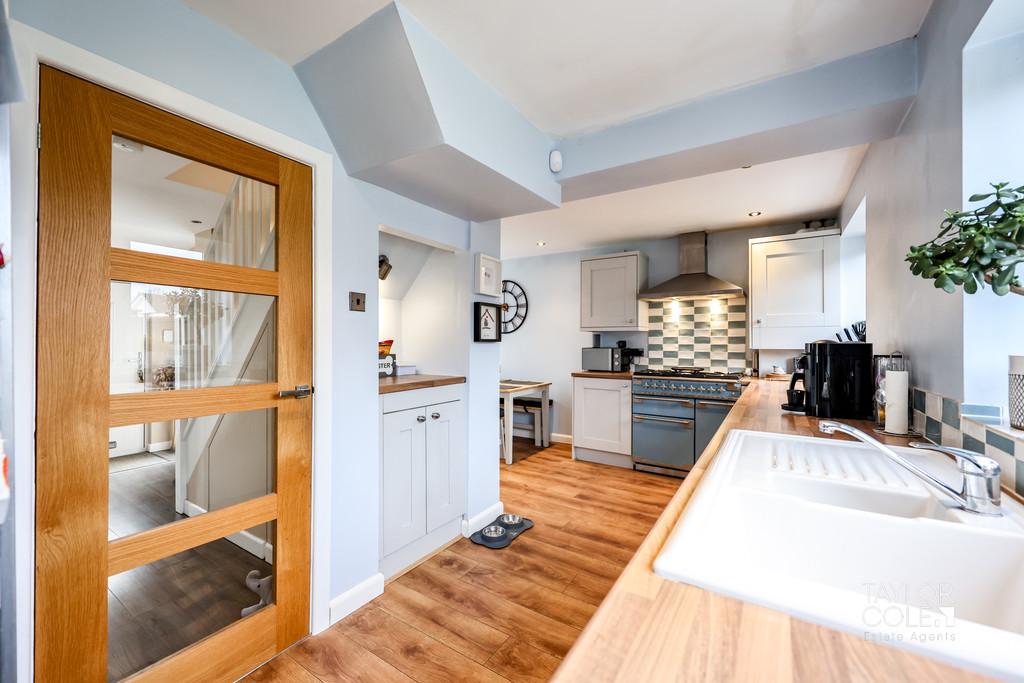 Highcliffe Road, Two Gates 4 bed semidetached house for sale £290,000